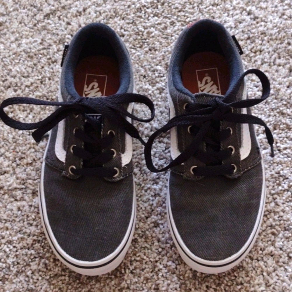 Vans shoes. US youth size 1.